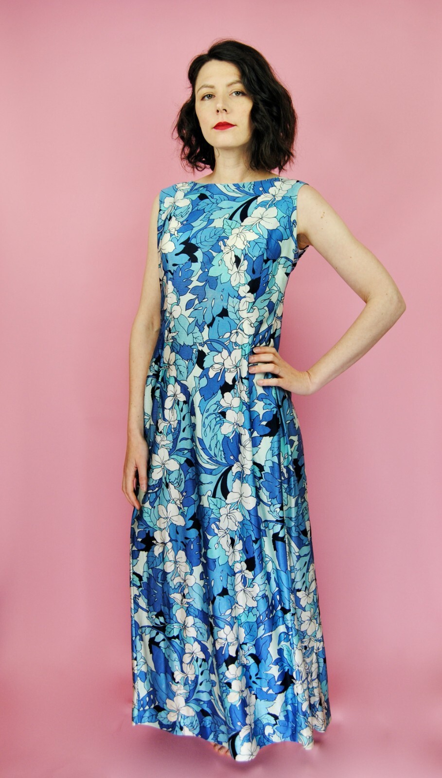1960s 1970s Vintage Hookano Hawaii Blue Floral Dress with Watteau Back – Sm Md