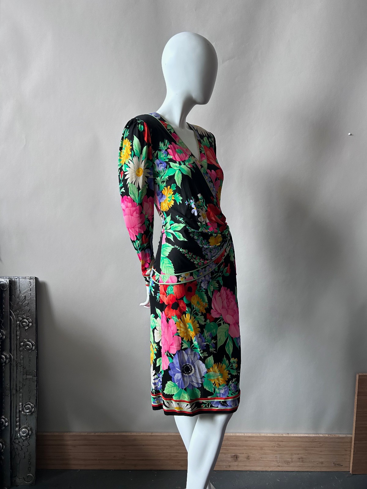 Leonard Paris 1990s Floral Print Jersey Wrap Dress Bergdof Goodman sz 8 France
