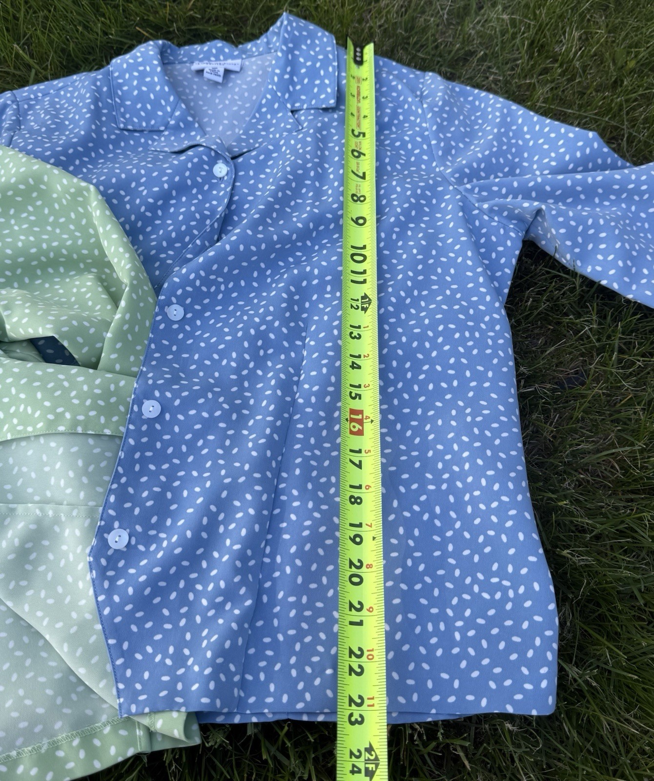 2 The Tog Shop Vtg Women’s 16 Petite 3/4 Button Up Polkadot Blouses. Green/Blue