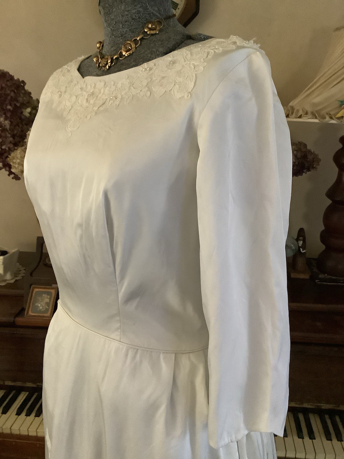 Vintage 1950’s early 60’s Wedding Gown Dress Lace Sequins Pearls 34-28-46