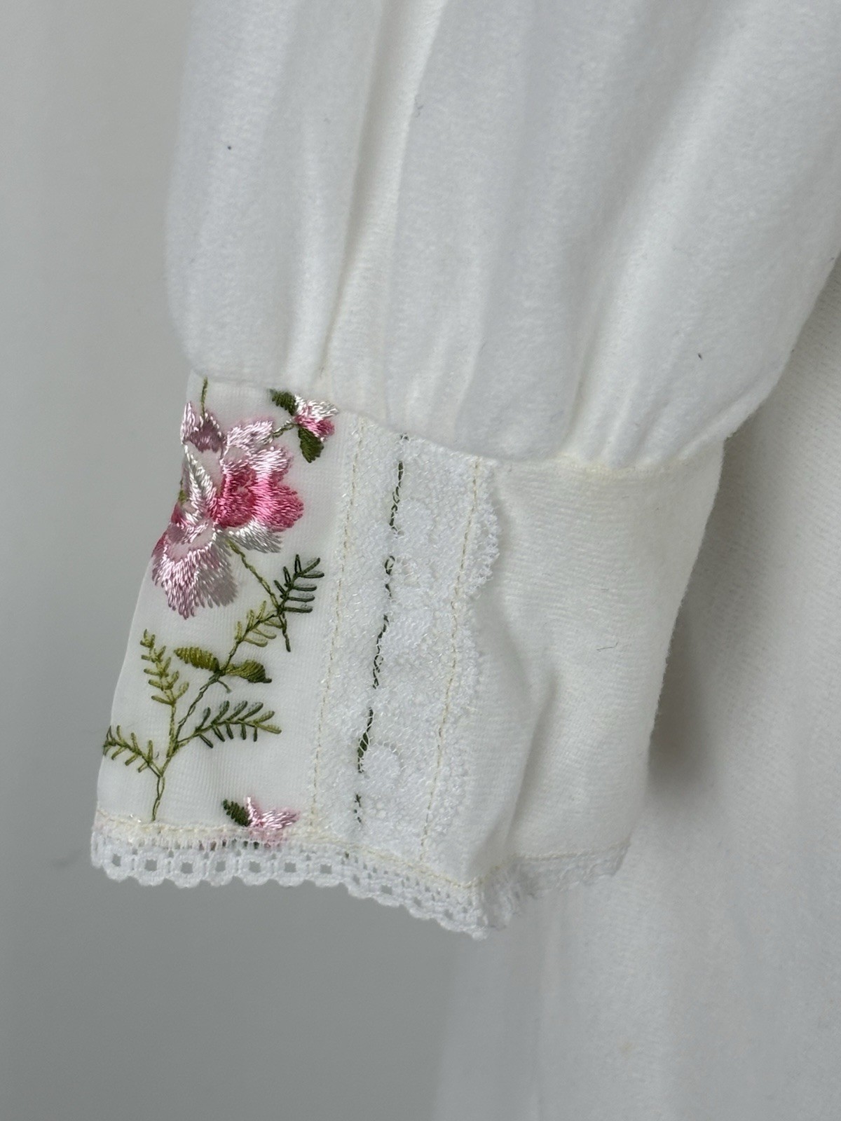 Vtg Shannon Lee Micro Fleece Nightgown Women’s L Ivory Floral Embroidered USA