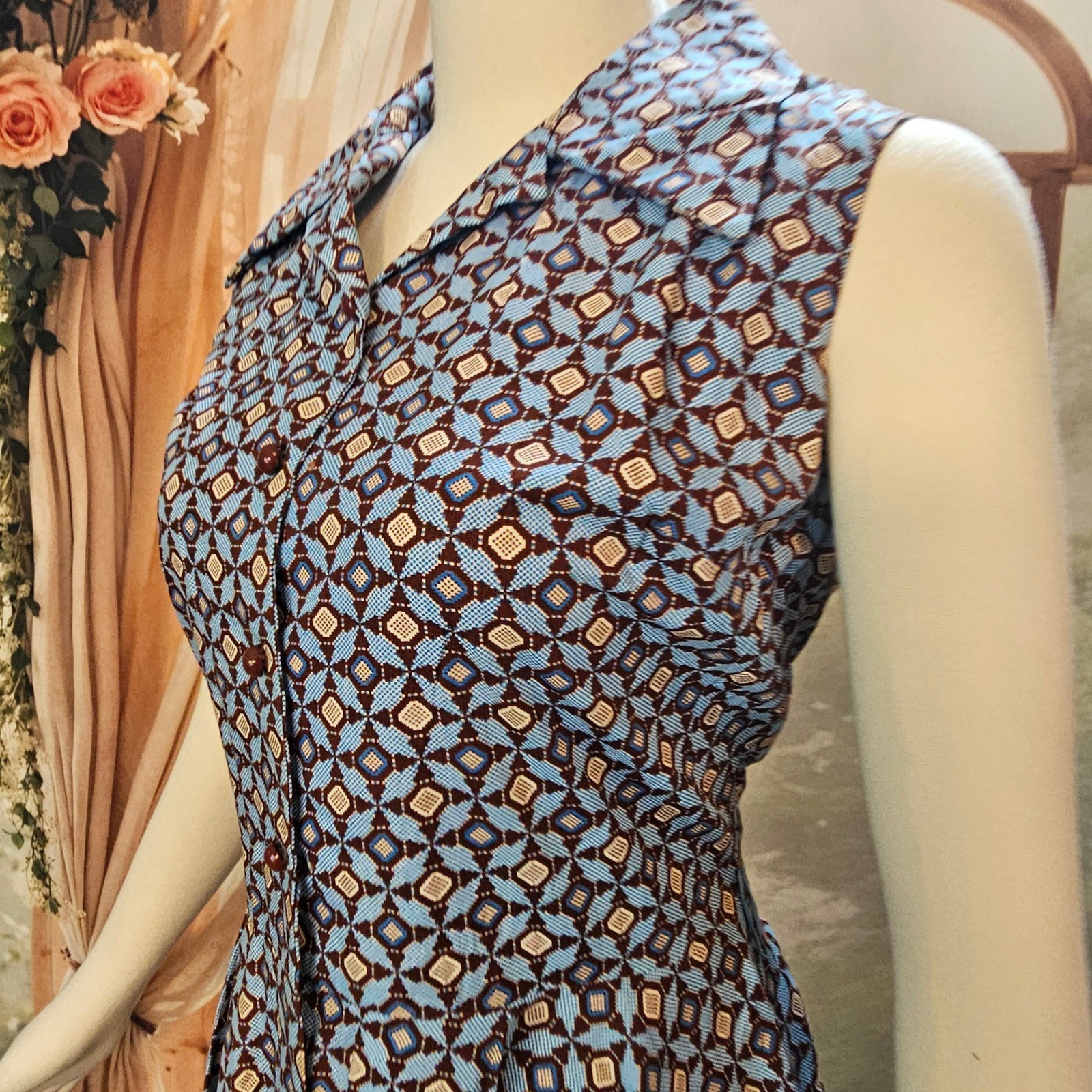Vintage 1970s Dress Fit and Flare Sandy Lane Blue Brown Geometric Print Buttons