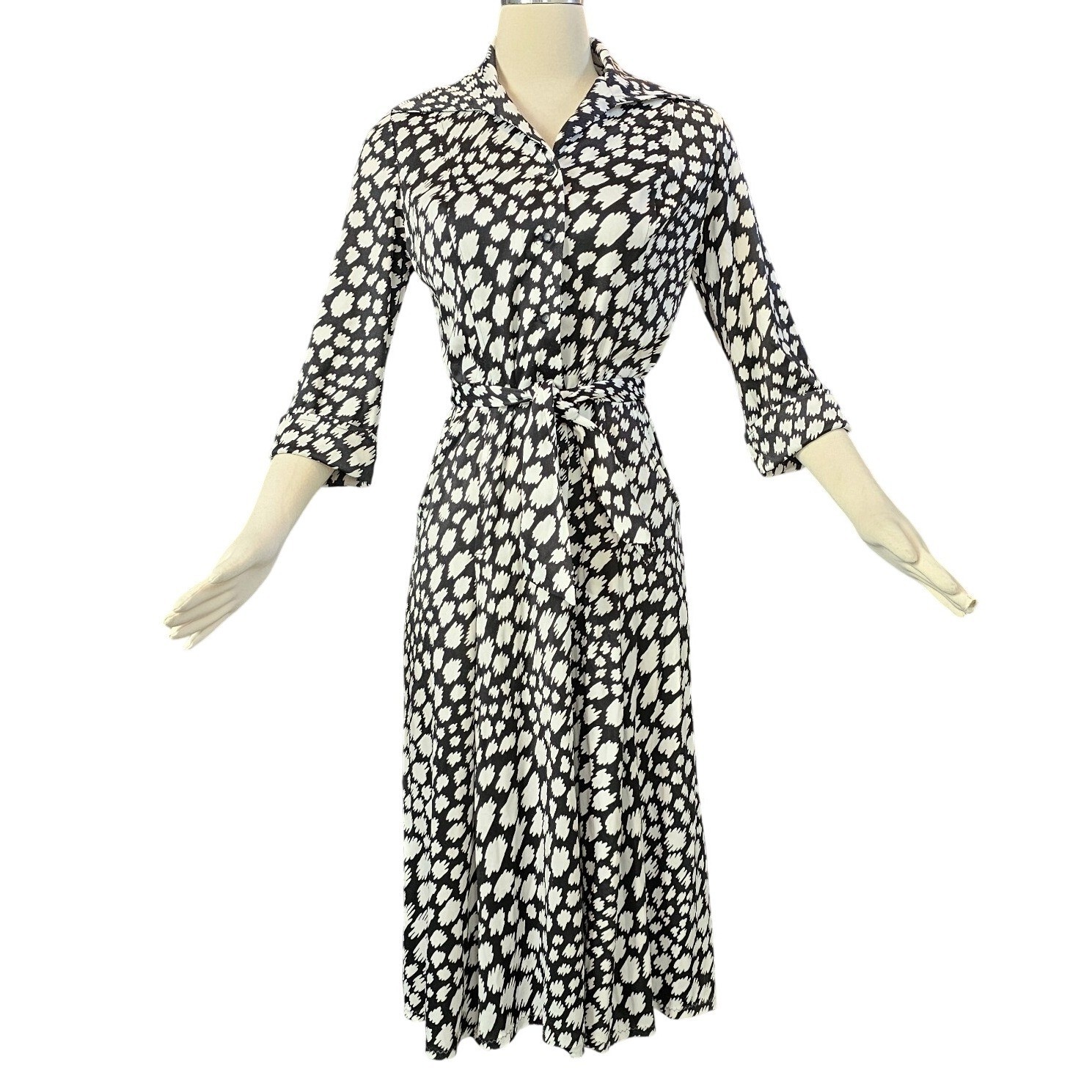 Vintage 1970s Dress Black White Spots Pointed Collar Button Front Retro Casual