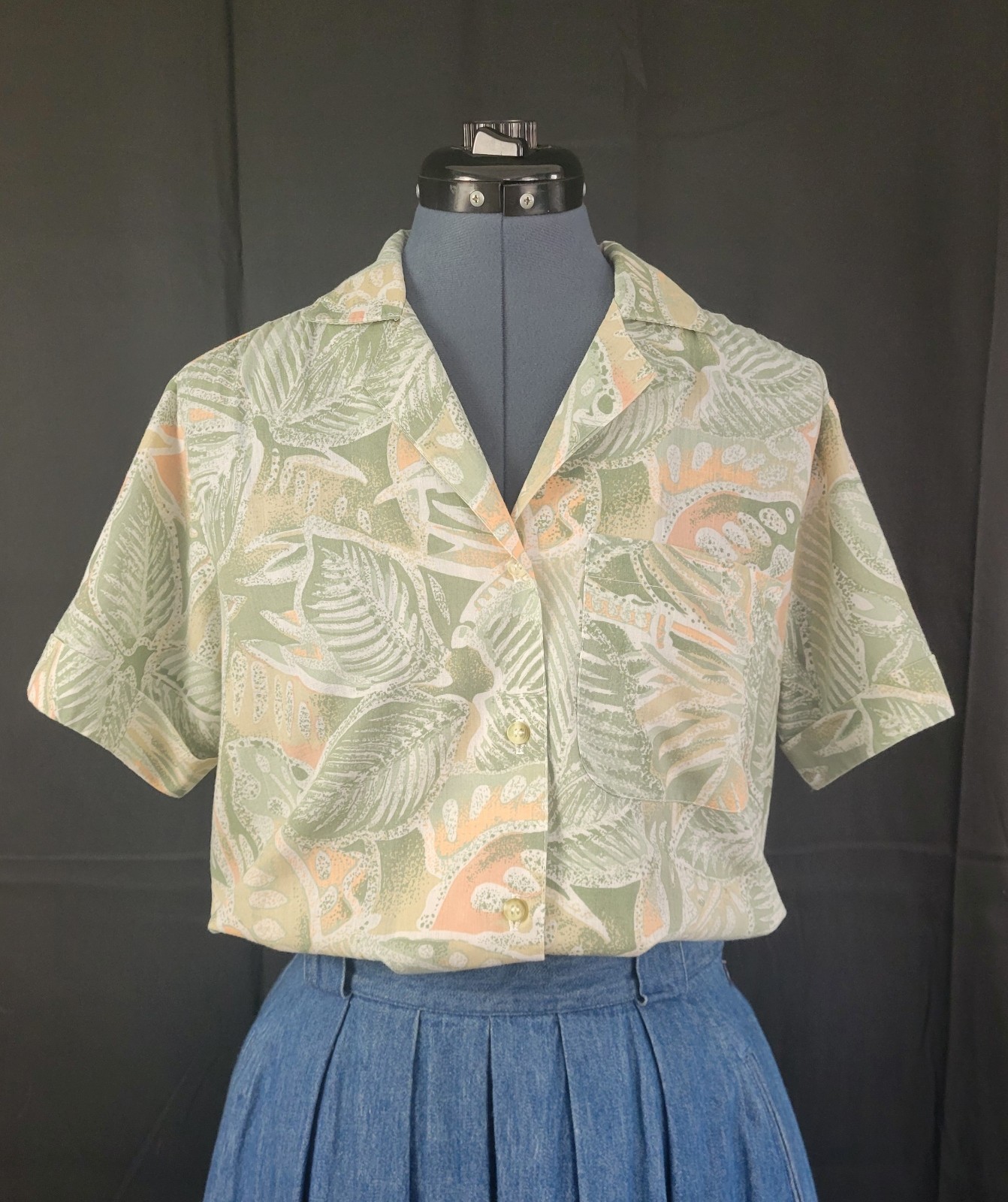 Vintage Alfred Dunner Sage Green/Tan/Peach Leaf Pattern Button Down Size 8