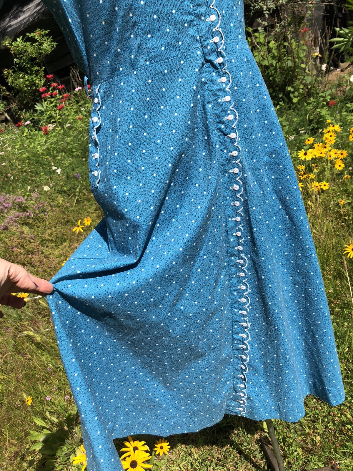 Vintage 1930’s Darling Cotton Dress Hidden Zip Embroidery Detail unworn 38-28-40