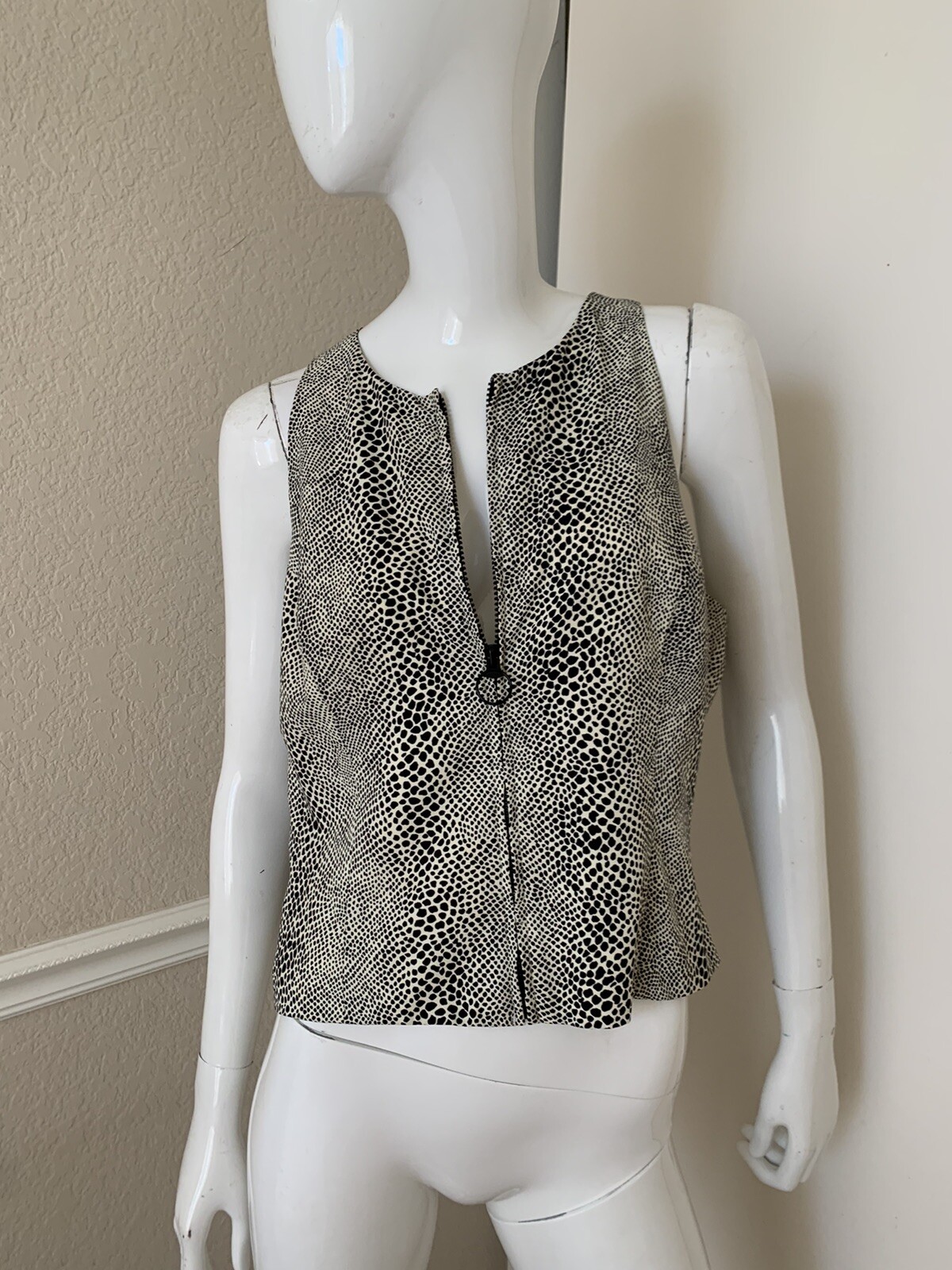 TINA HAGEN Los Angeles NEW! VINTAGE! Animal Print Zip Front Vest Blouse 10 NWOT!