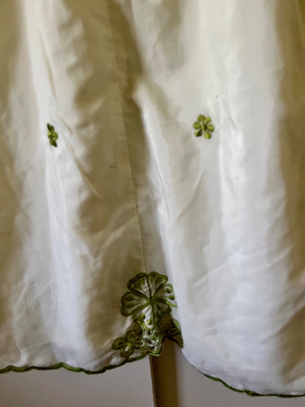 Vintage Cream and Green Embroidered Midi Dress sz 6 unnamed beautiful