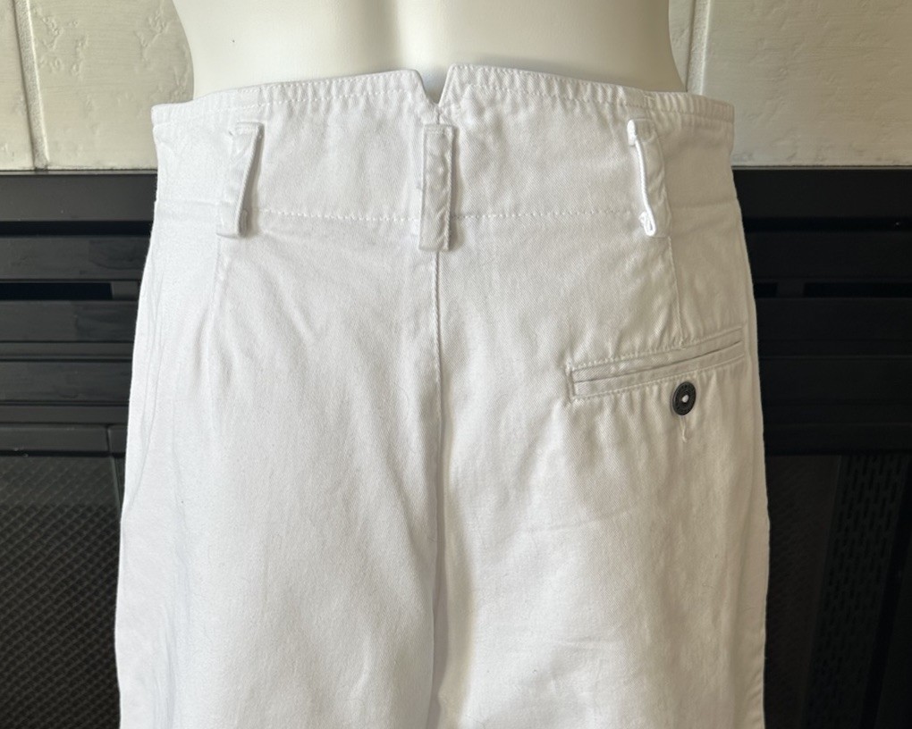 Vtg Liz Sport 80-90’s White Shorts Size 8 Waist 28” Seam To Seam 14”