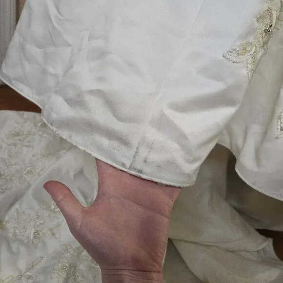 Moda Bella Vintage Off White Embroidered Gold Wedding Dress Gown with Train