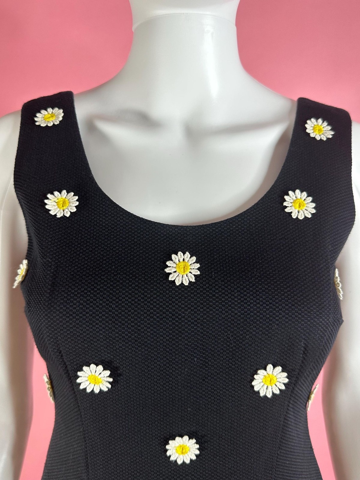 1990s-Y2K LAUNDRY by SHELLI SEGAL Waffle Knit Floral Daisy Appliqué Dress. XS-S