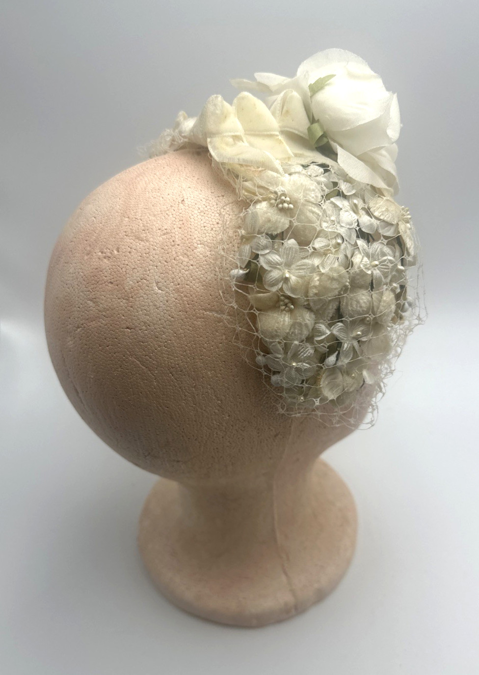 Vintage 1960s Union Made Bridal Headpiece White Rose Velvet Posies Netting