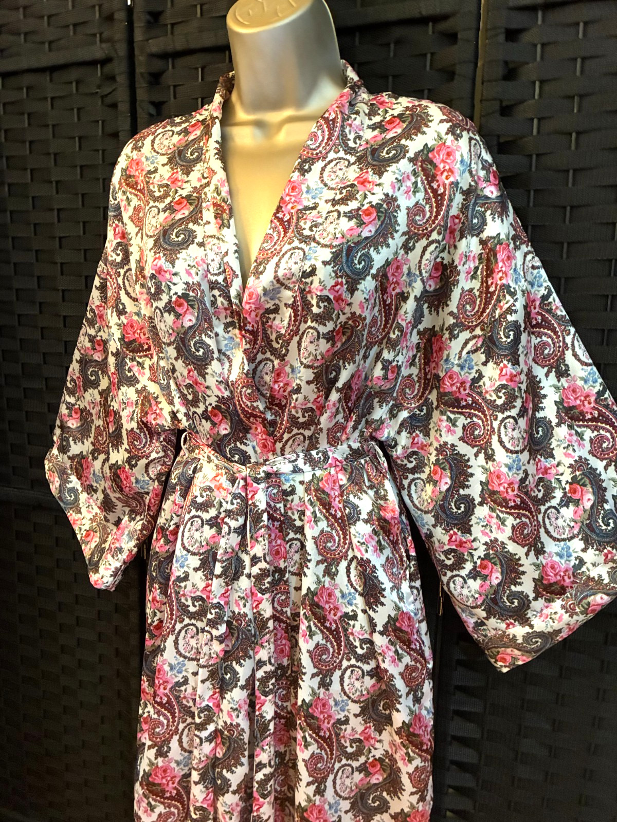 Vintage 80s SEDU PAISLEY SHORT ROBE One Size Large KIMONO Wrap Pink Sash Belted