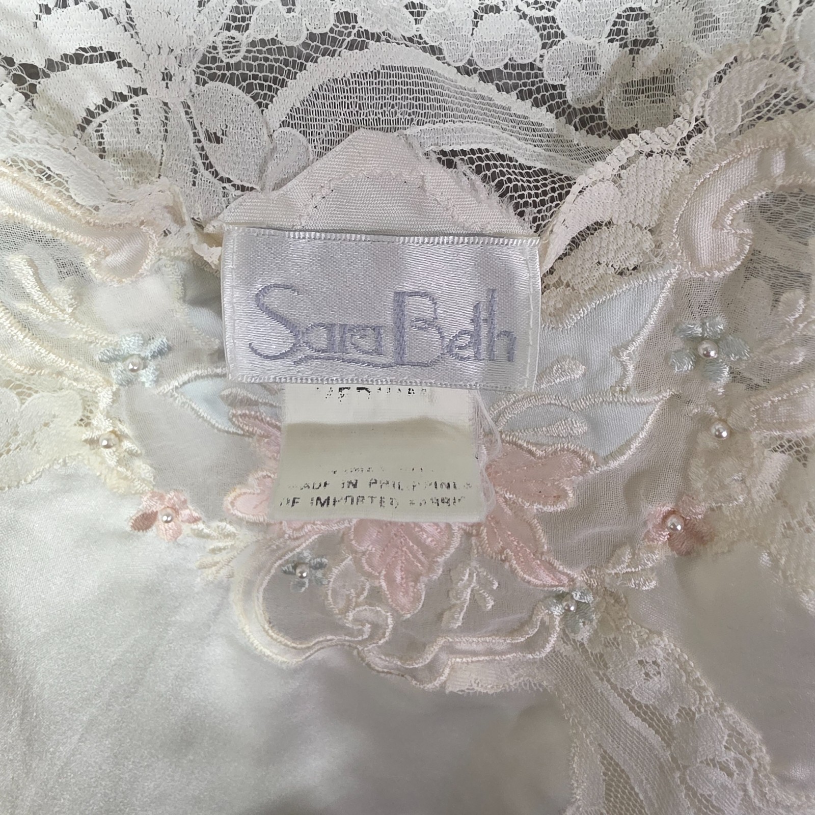Vintage Sara Beth Nightgown Embroidered Floral Appliqué Lace Beaded Trim M/L