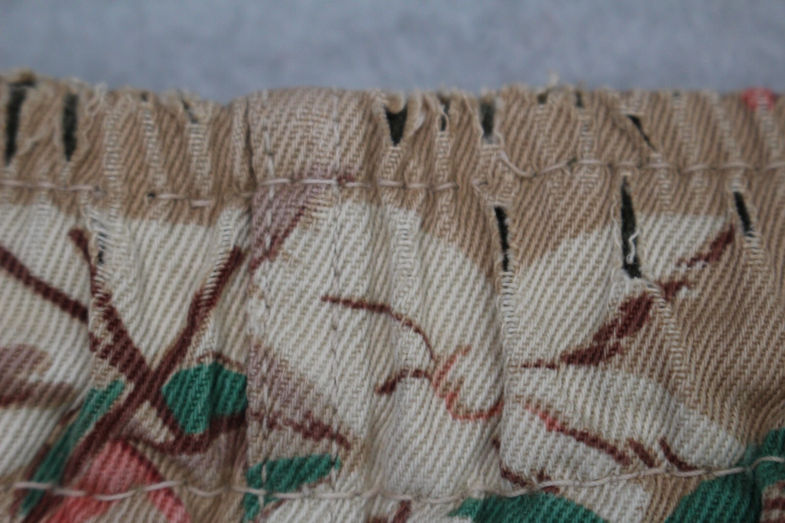 Vintage Springmaid Fabric Shorts Womens Small Hawaiian Print 1940s Flaws