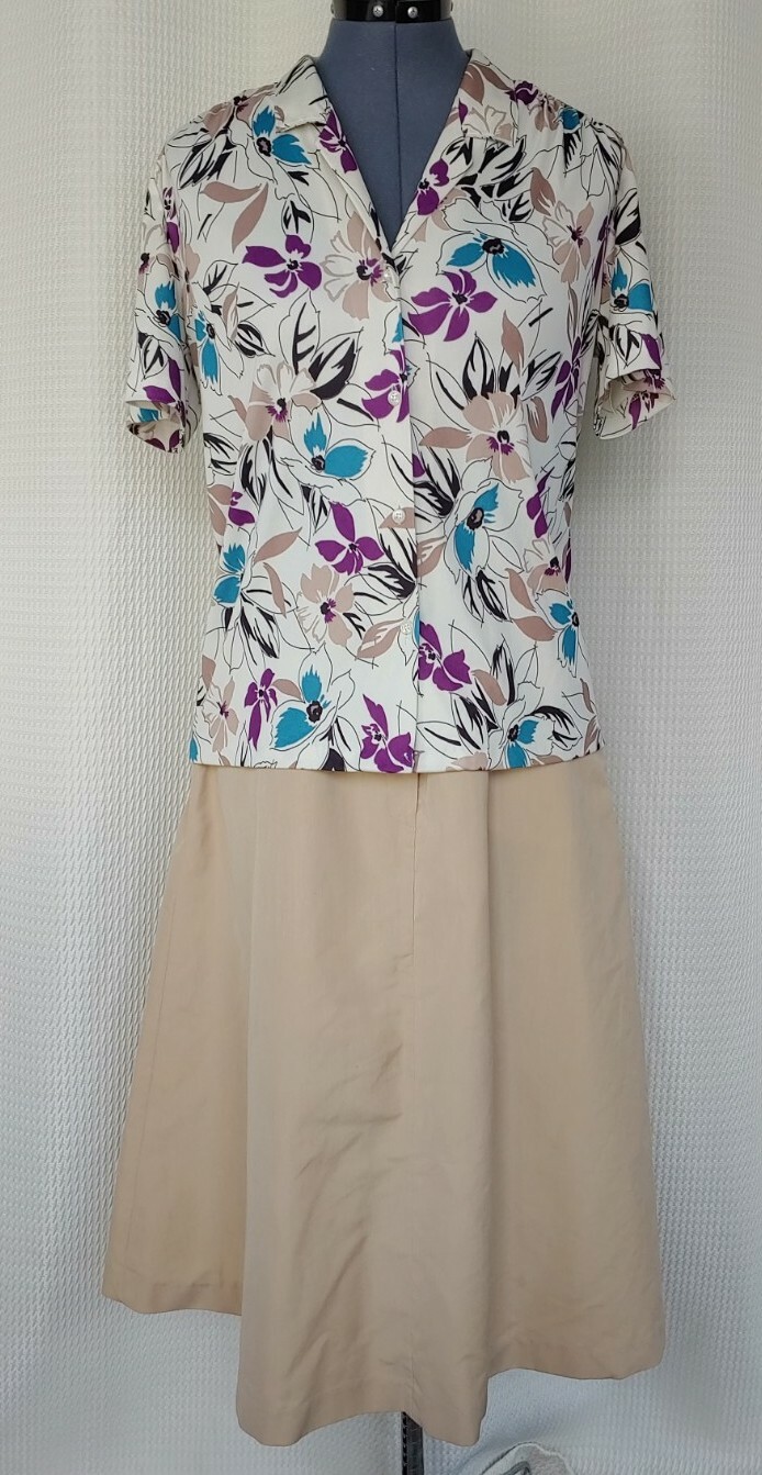 Vintage Cricket Lane Cream Button Down Top with Tan/Purple/Teal Florals Sz 12