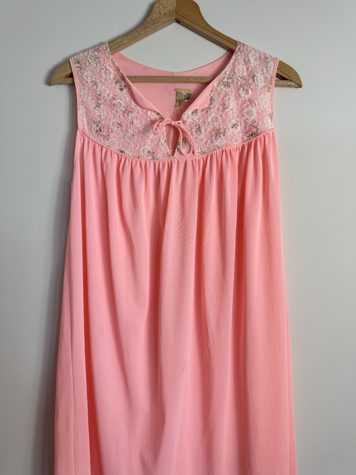 Vintage 60s/70s Pink Floral Lace Size Large Nightgown – Read Description