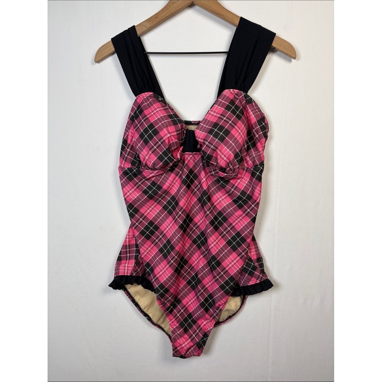 TORRID Retro Pink and Black One Piece 55-1956 Swimsuit size 1X