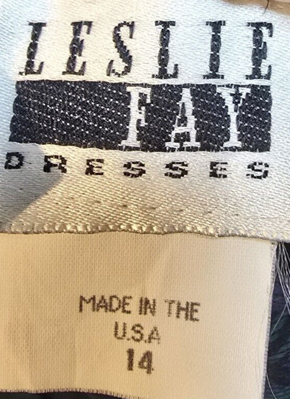 Leslie Fay VTG 2 Pc Sweater & Skirt Set Crests Tartan Plaid Regal USA Made Sz 14