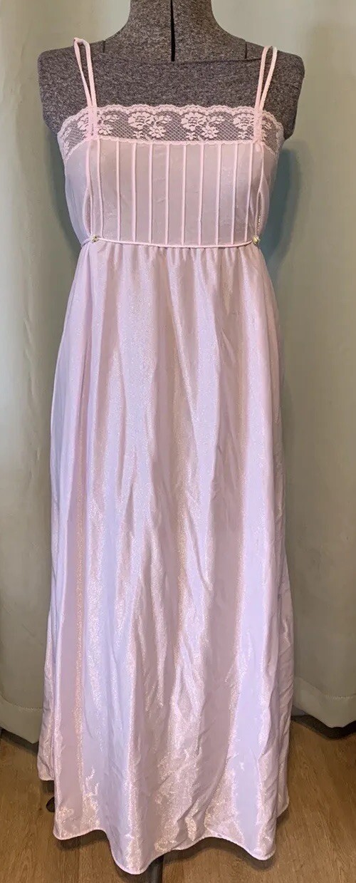 Vintage Undercover Wear Lilac Shimmer Nylon Nightgown Sz Med Babydoll Lingerie