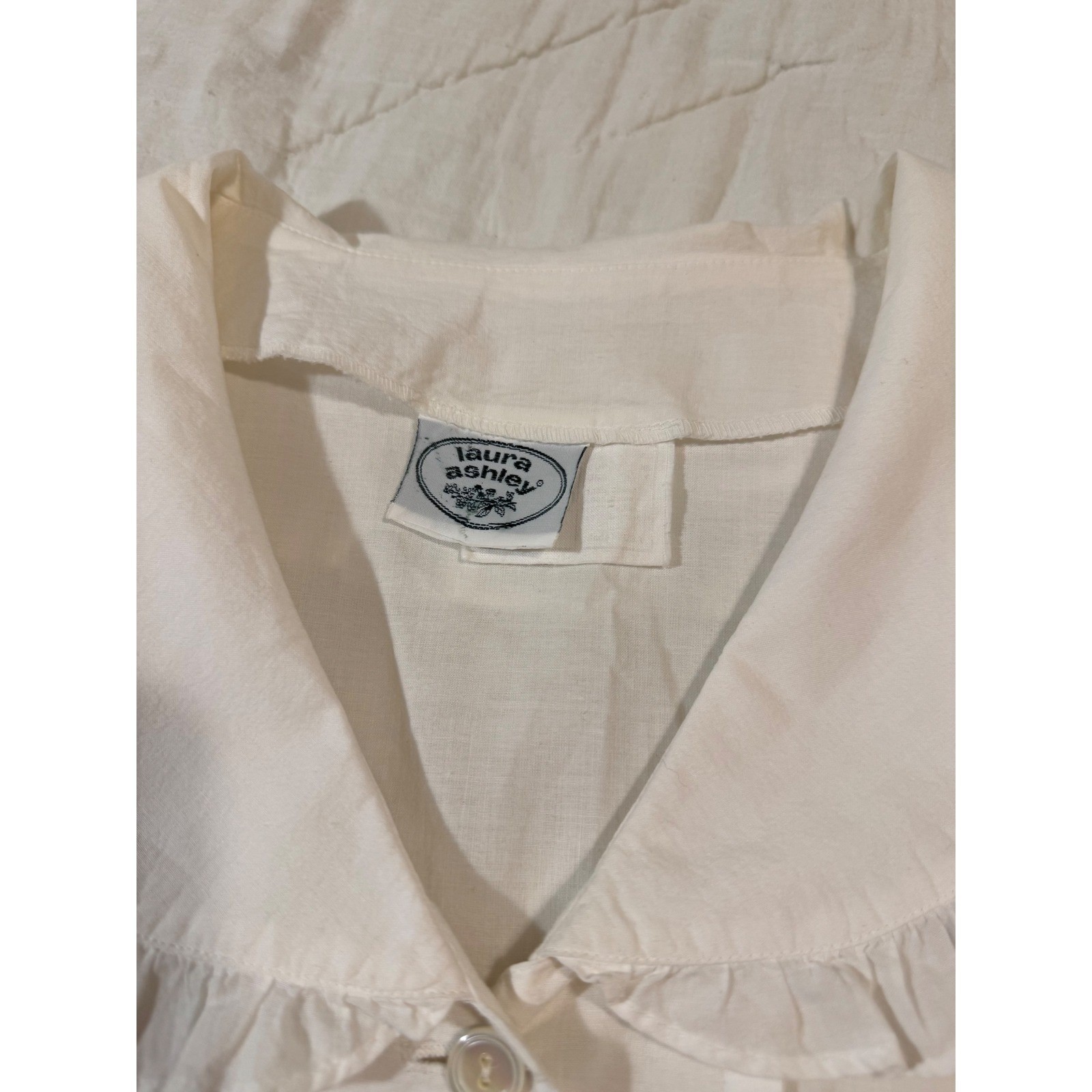 Laura Ashley Vintage 80s White Peter Pan Collar Blouse Puff Sleeve Pintuck Bow