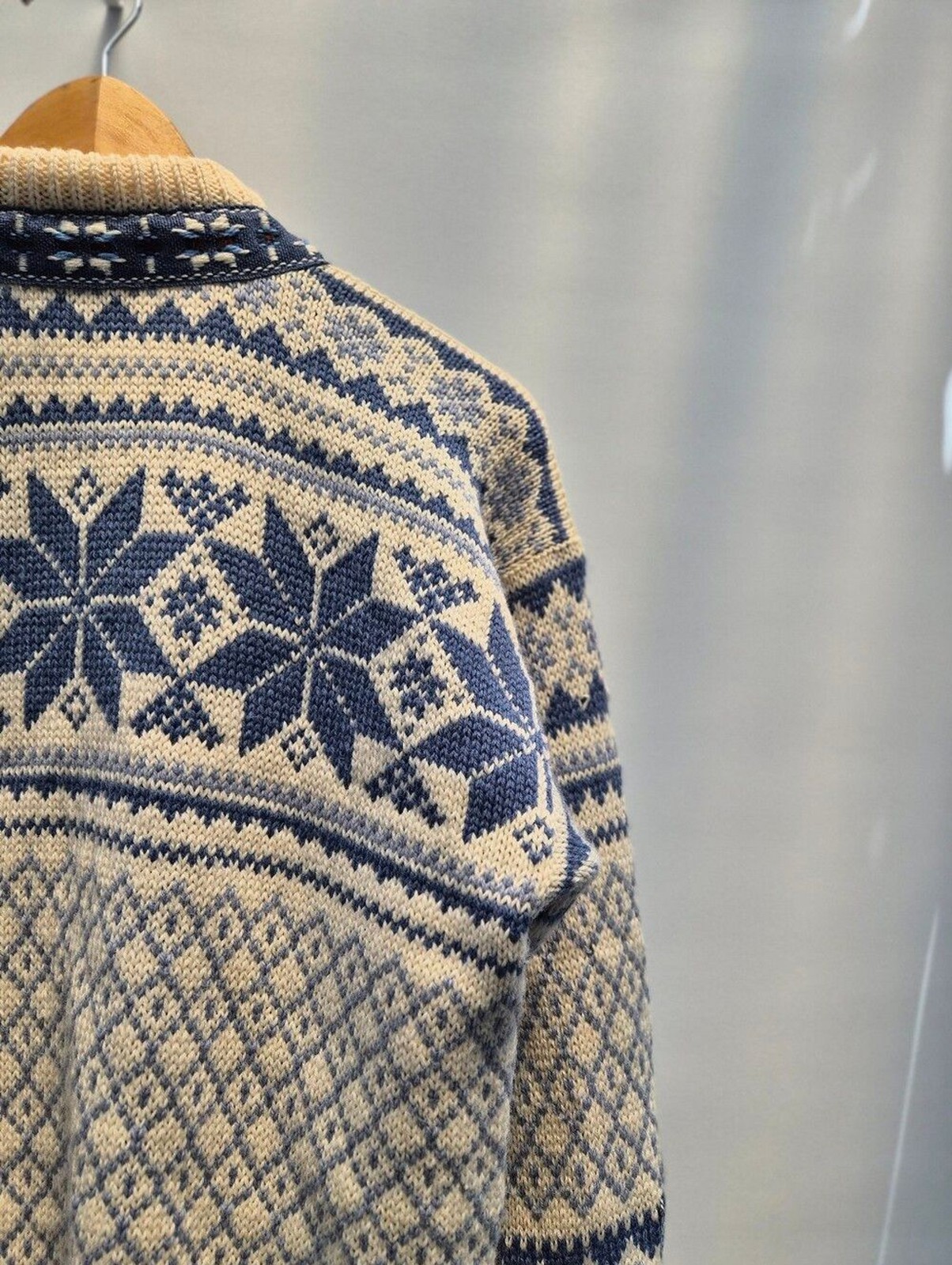 VOSS Norway Wool Cardigan Sweater Women XS 36 Fair Isle Nordic Pewter Clasp Blue