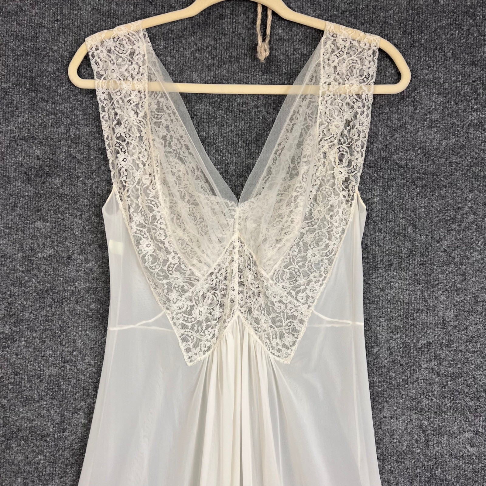 Vintage Carters Nightgown small Lace Trim Maxi Size 34