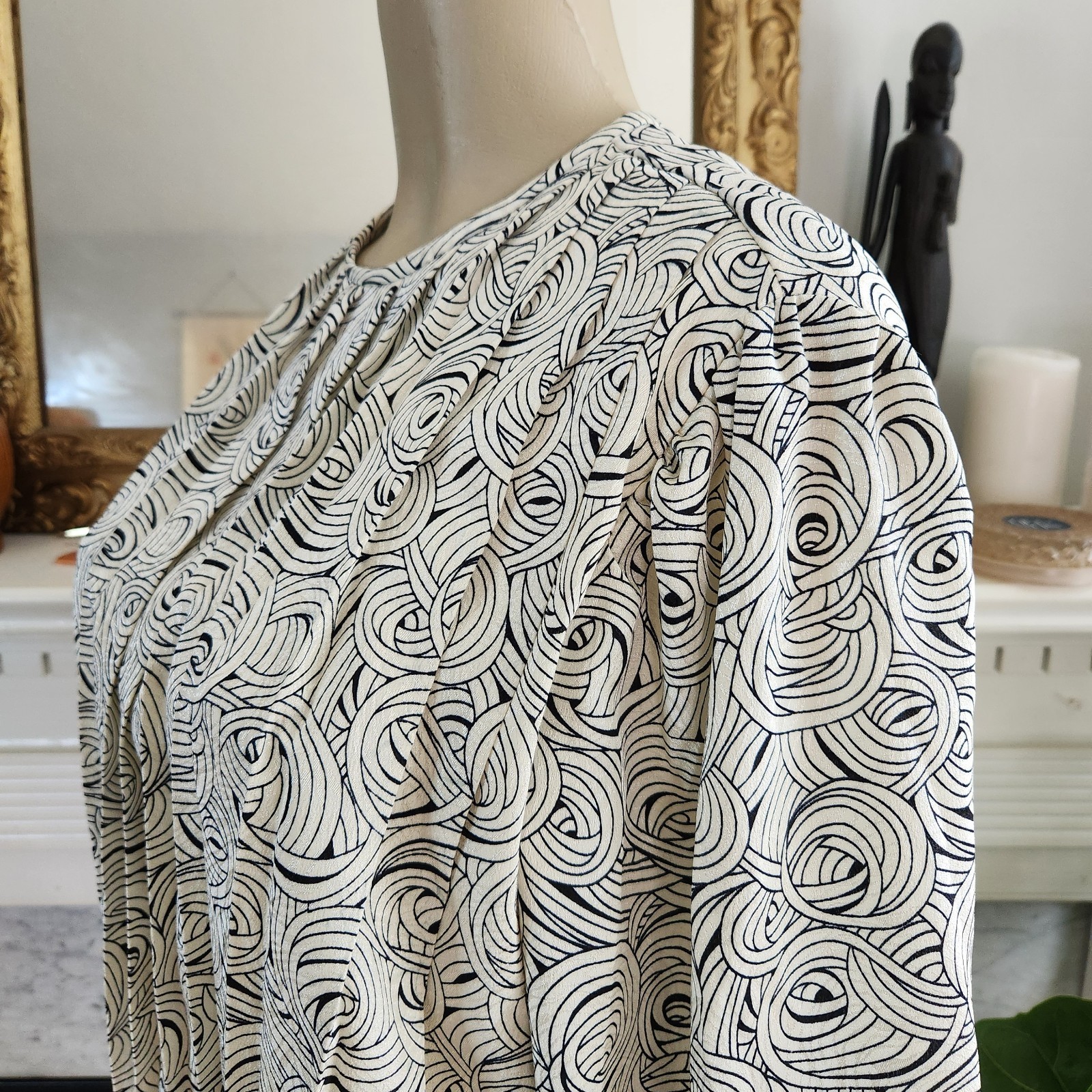 Vintage 80s Antique White Black Pleated Top Geometric Corpcore Retro Size 10