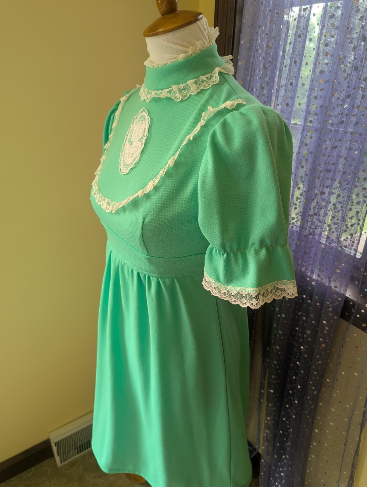 Vintage 70’s Victorian Cameo Mint Green Polyester Puff Sleeve Mini Dress Size XS