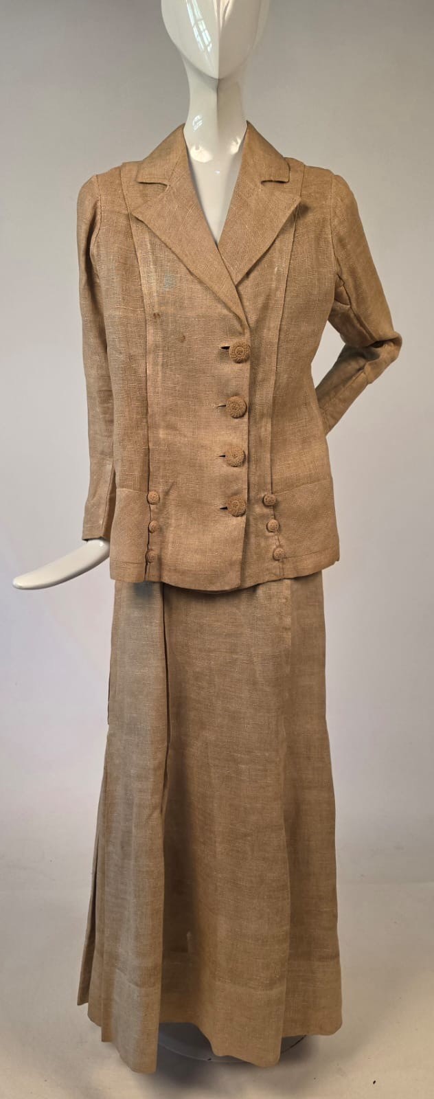 EDWARDIAN 2 PC BUTCHER’S LINEN WALKING SUIT DRESS W KNIT COVERED BUTTON DETAIL