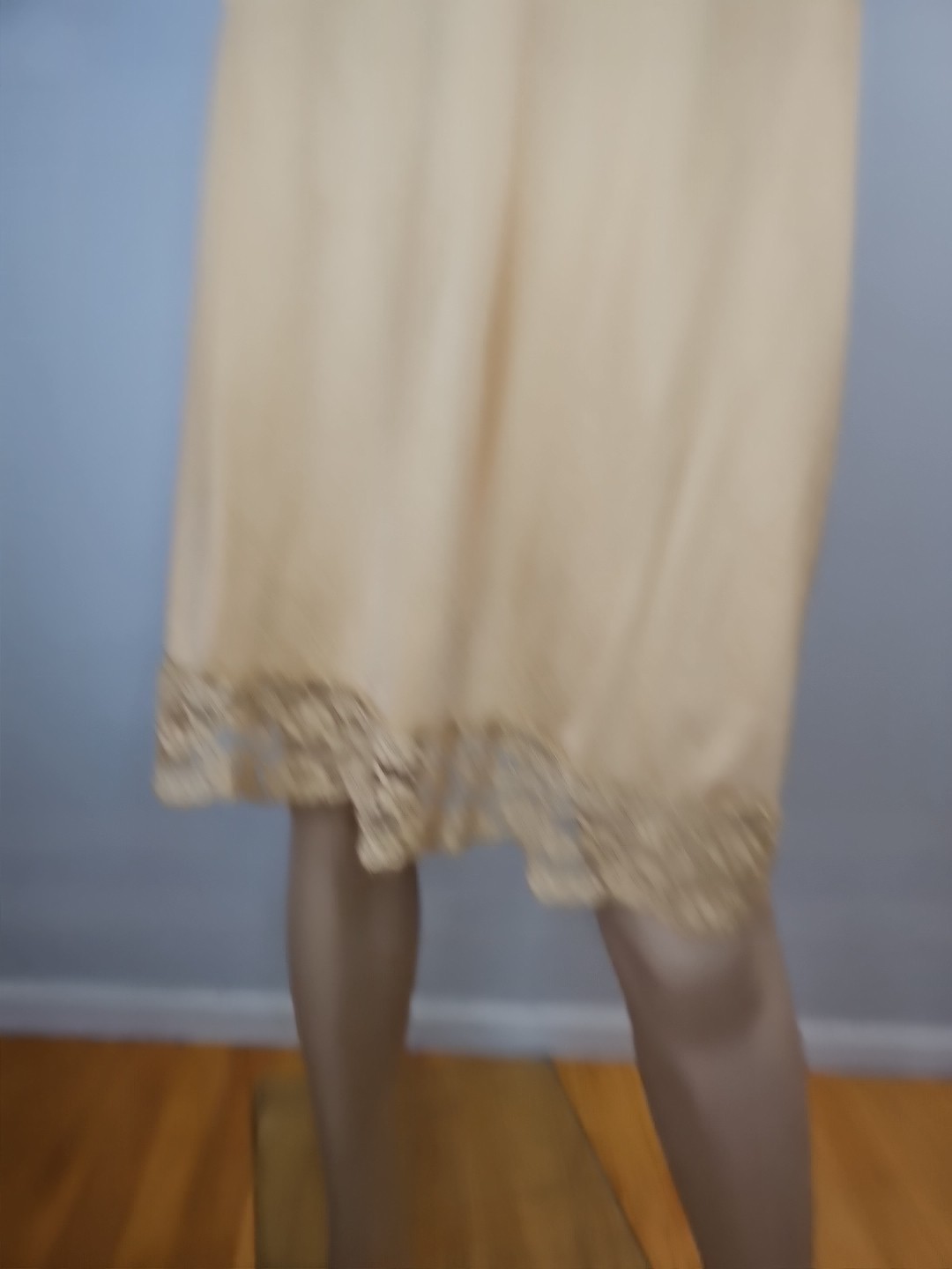Vintage Vanity Fair Tricot Nylon Gold Full Slip Lace Detail Size 34