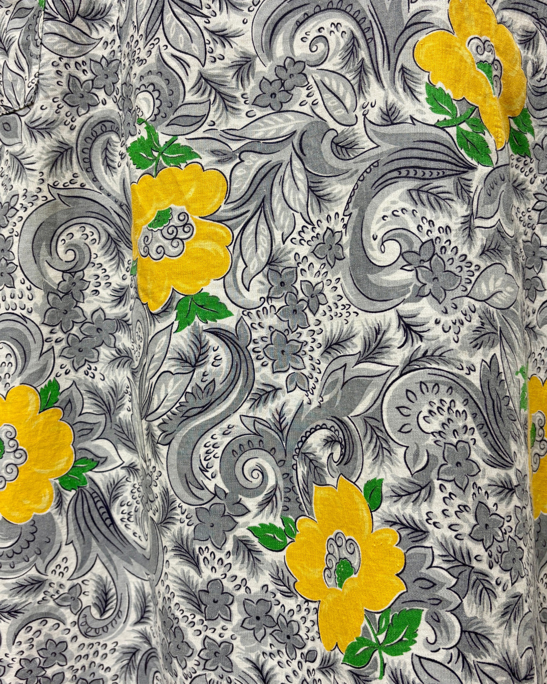 1940s PLUS SIZE YELLOW FLOWER PRINT DRESS | 1940s VINTAGE PLUS SIZE COTTON DRESS