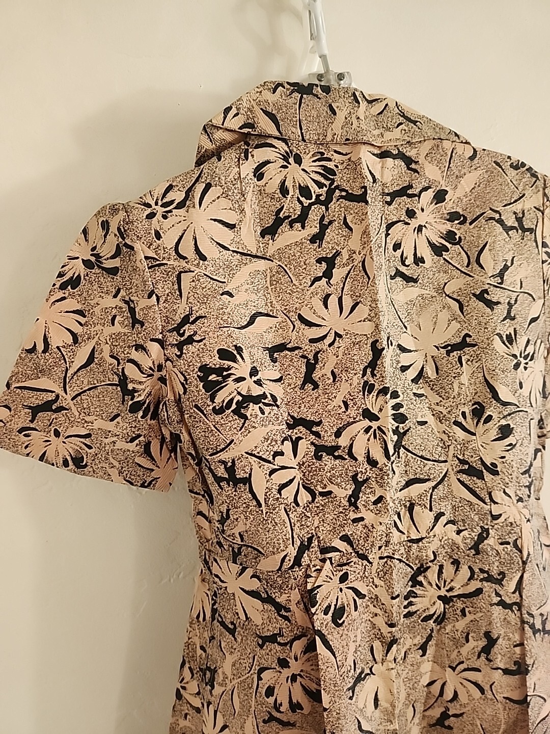 vintage 40’s dress med large short sleeve pony,foral graphics excellent 1940’s