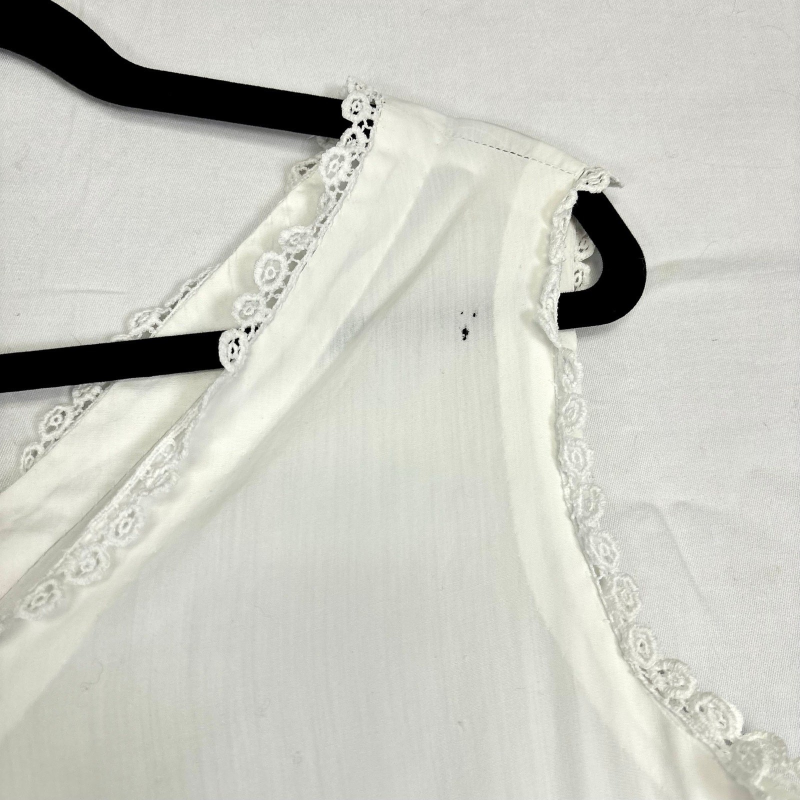 Vintage 1950s White Cotton Day Dress Crochet Trim Pleated Skirt Side Metal Zip