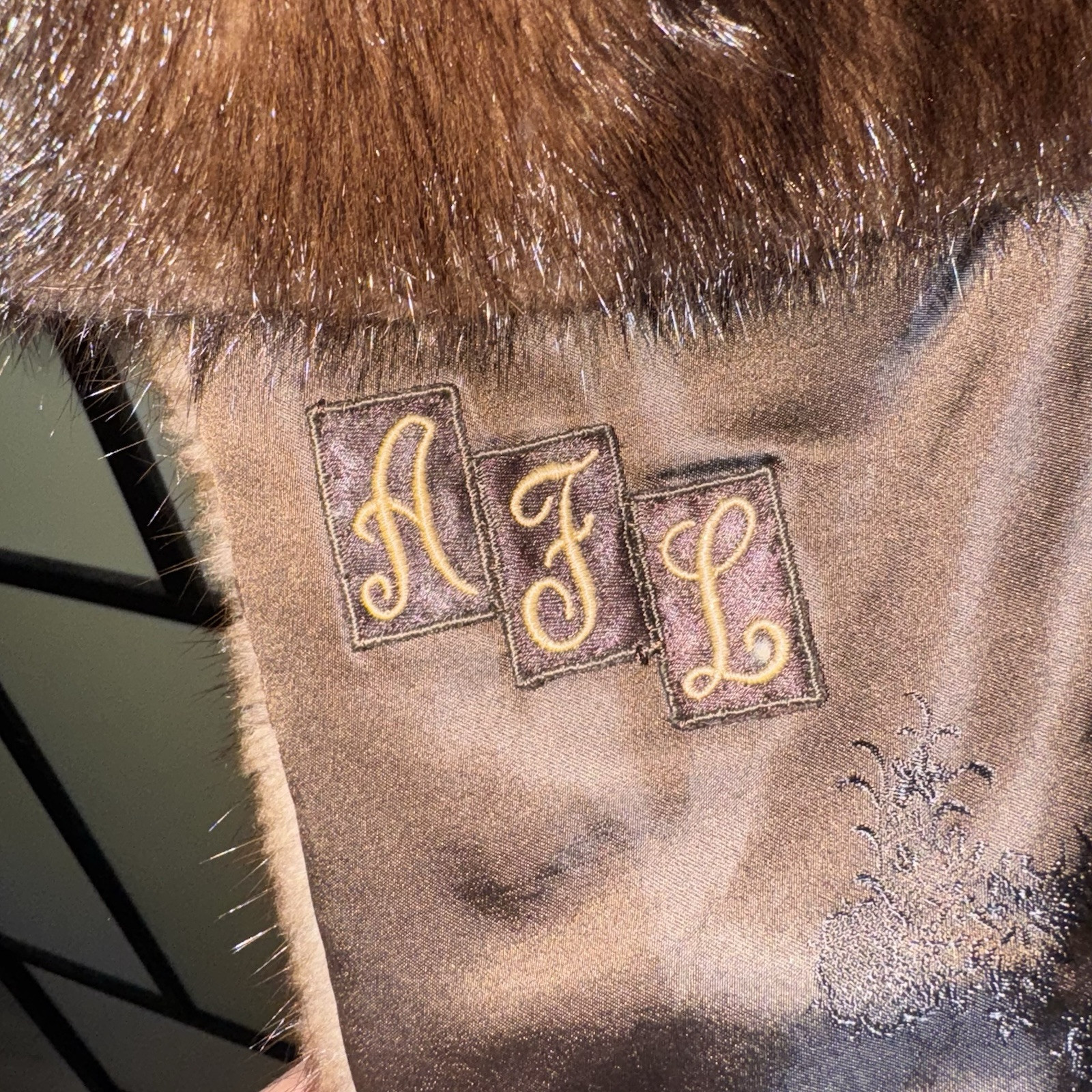Vintage Luxury Fur Salon Meier&frank Coat With rich, dark brown color Extremsoft