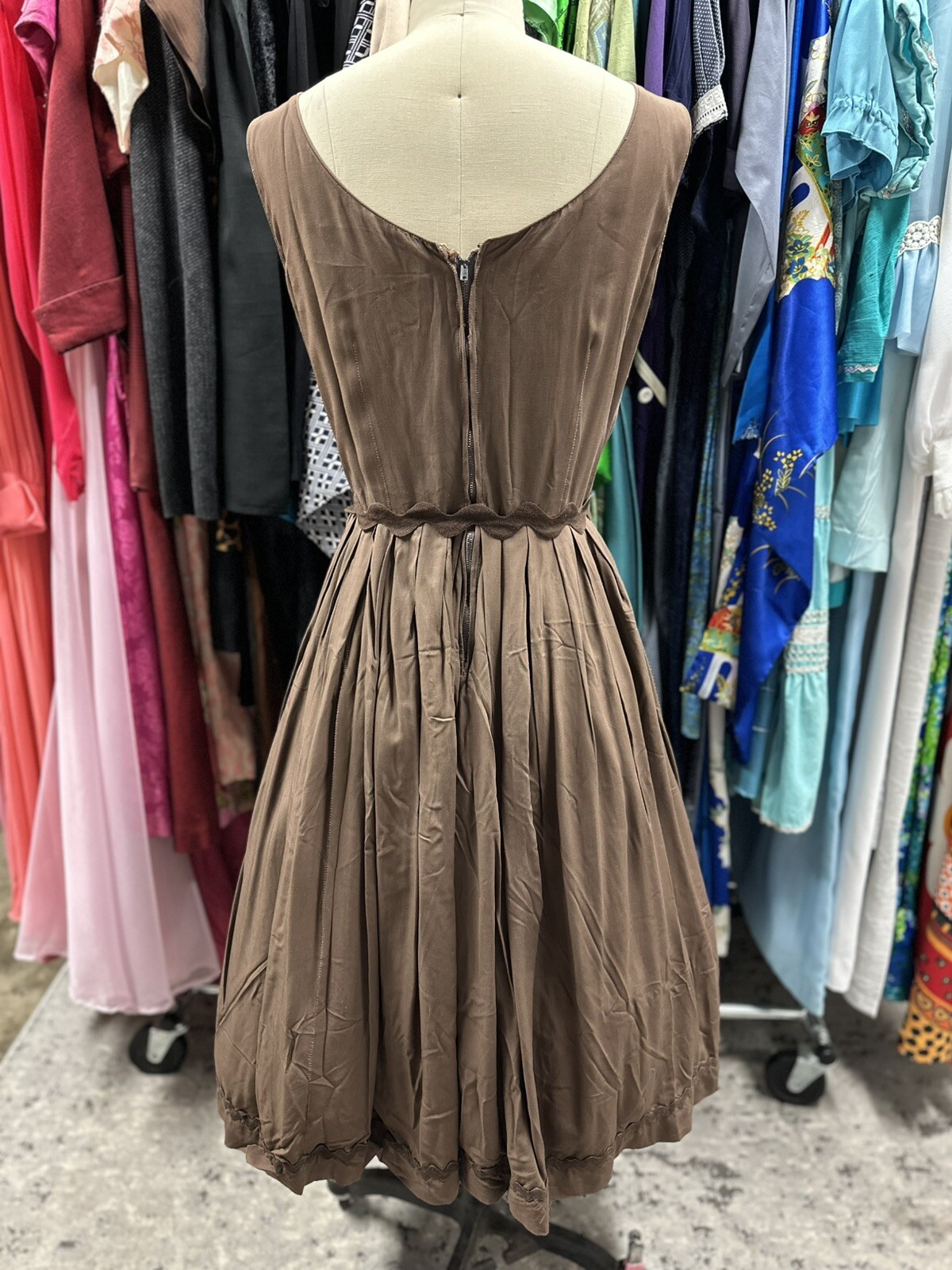 1950s Vintage Dress Casual Rayon Aline Chocolate Brown Bric Brac Pinup 40b 30w