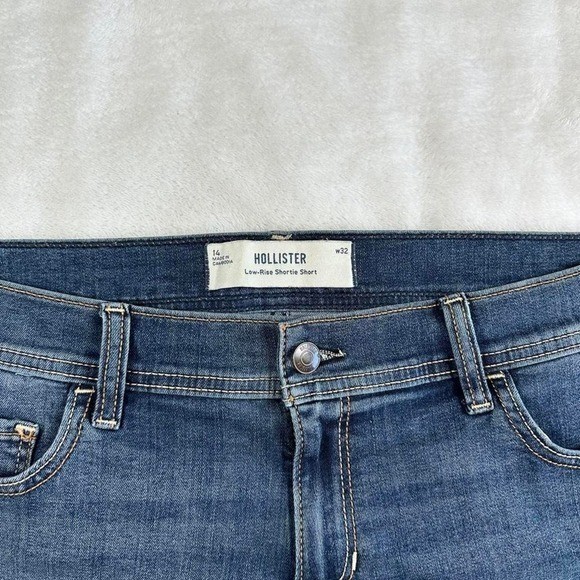 Hollister blue denim distressed shorts Y2K vintage mcblin