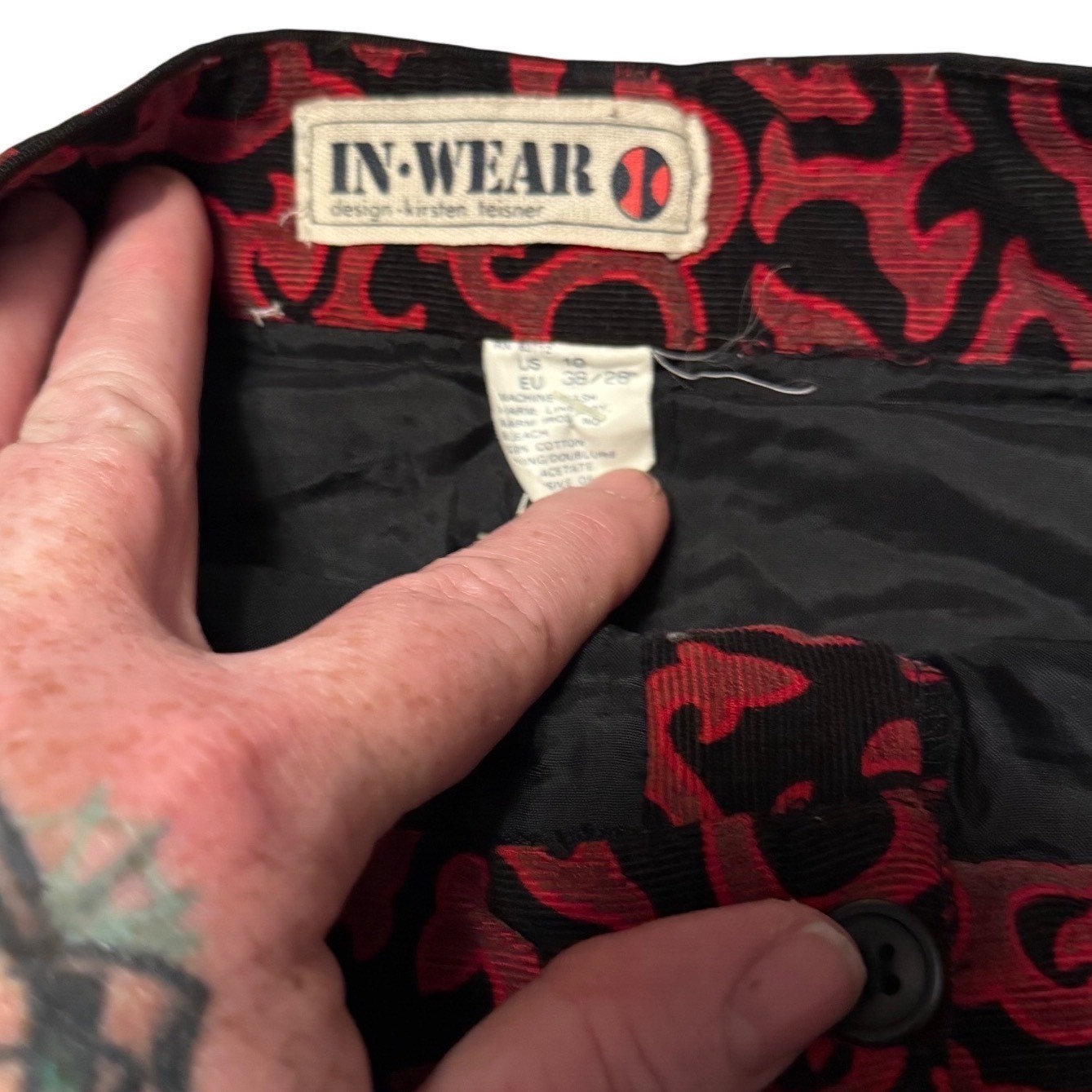 In-Wear Kirsten Teisner Vintage Red Black Corduroy Pencil Skirt 10 goth punk 27″