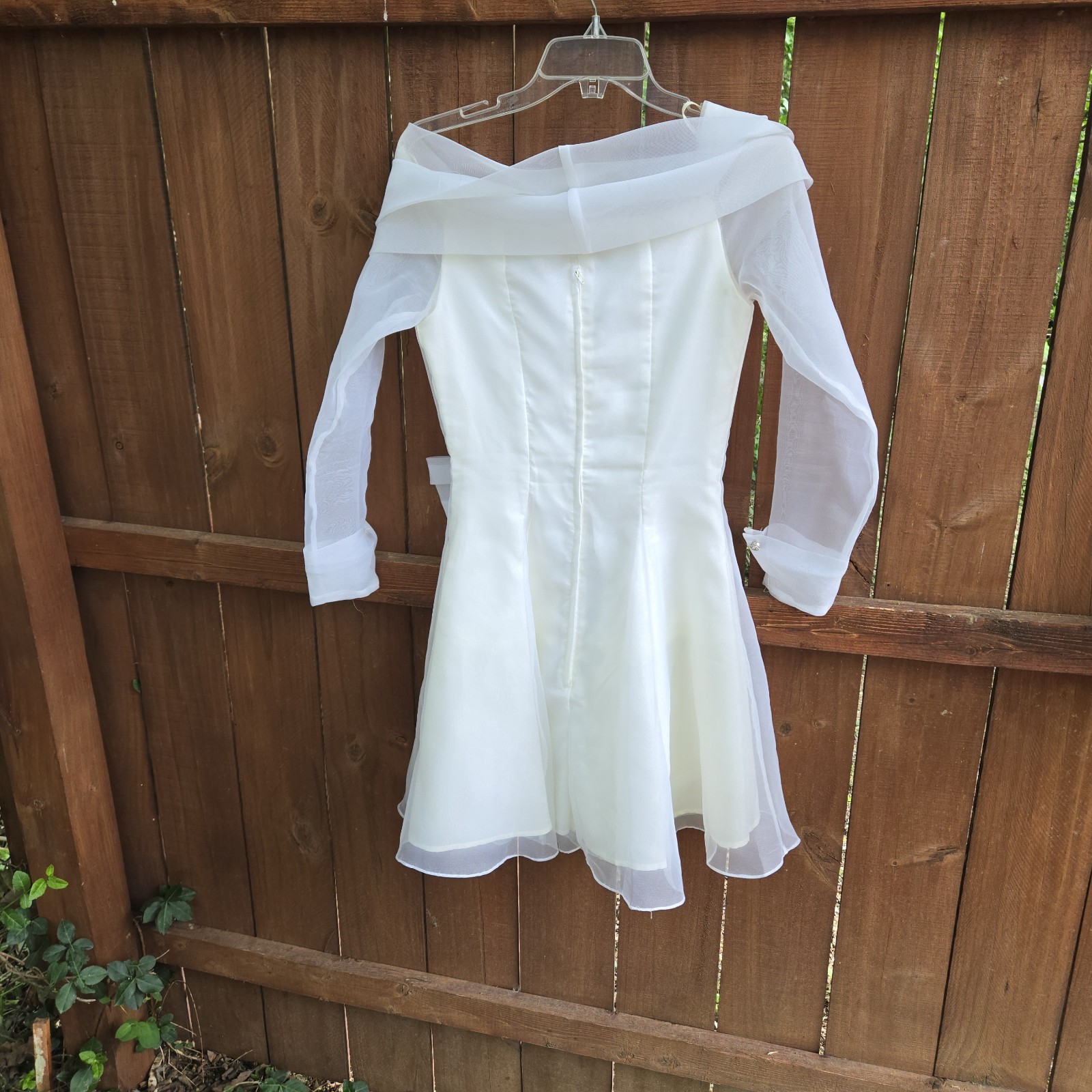 Vintage L.A.GLO White Sheer Sleeve Off Shoulder Formal/ Wedding Dress, SIZE 3/4