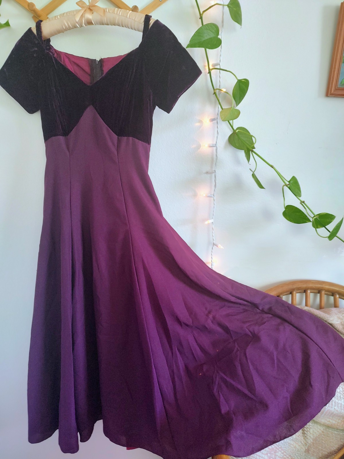 VTG 1994 Formal Gown Size S Burgundy Velvet Crepe Holiday Party Whimsigoth Vampy