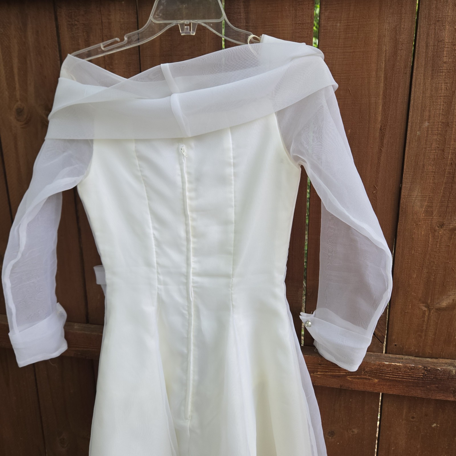 Vintage L.A.GLO White Sheer Sleeve Off Shoulder Formal/ Wedding Dress, SIZE 3/4