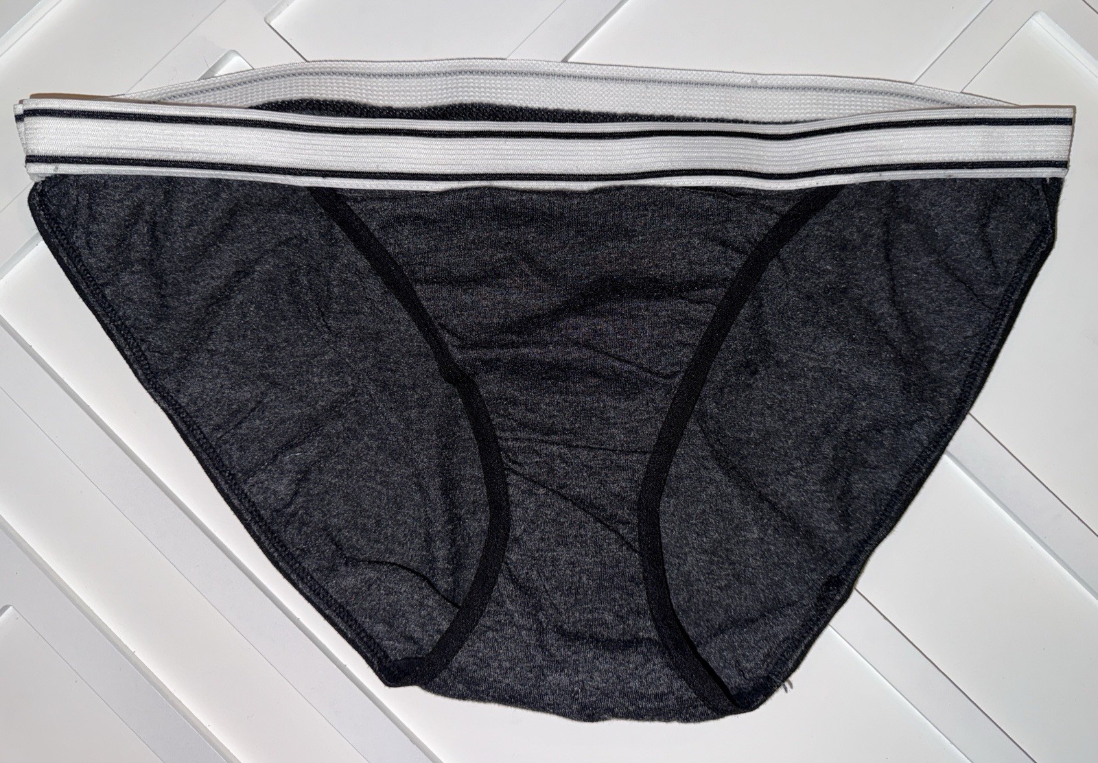 Vintage Secret Treasures String Bikini Panties XL 8 Black Stretch High Hip