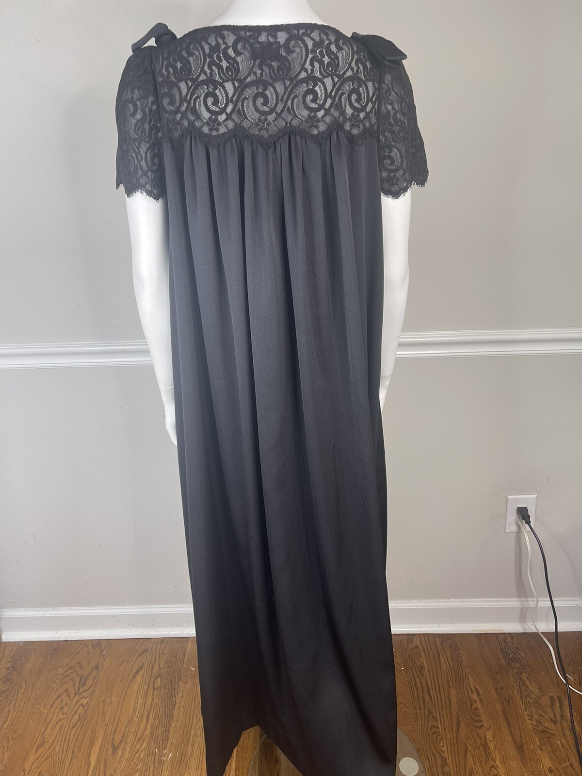 Vintage Black Rosa Puleo-Szule Lily Of France small Nylon Nightgown lace bow 60s