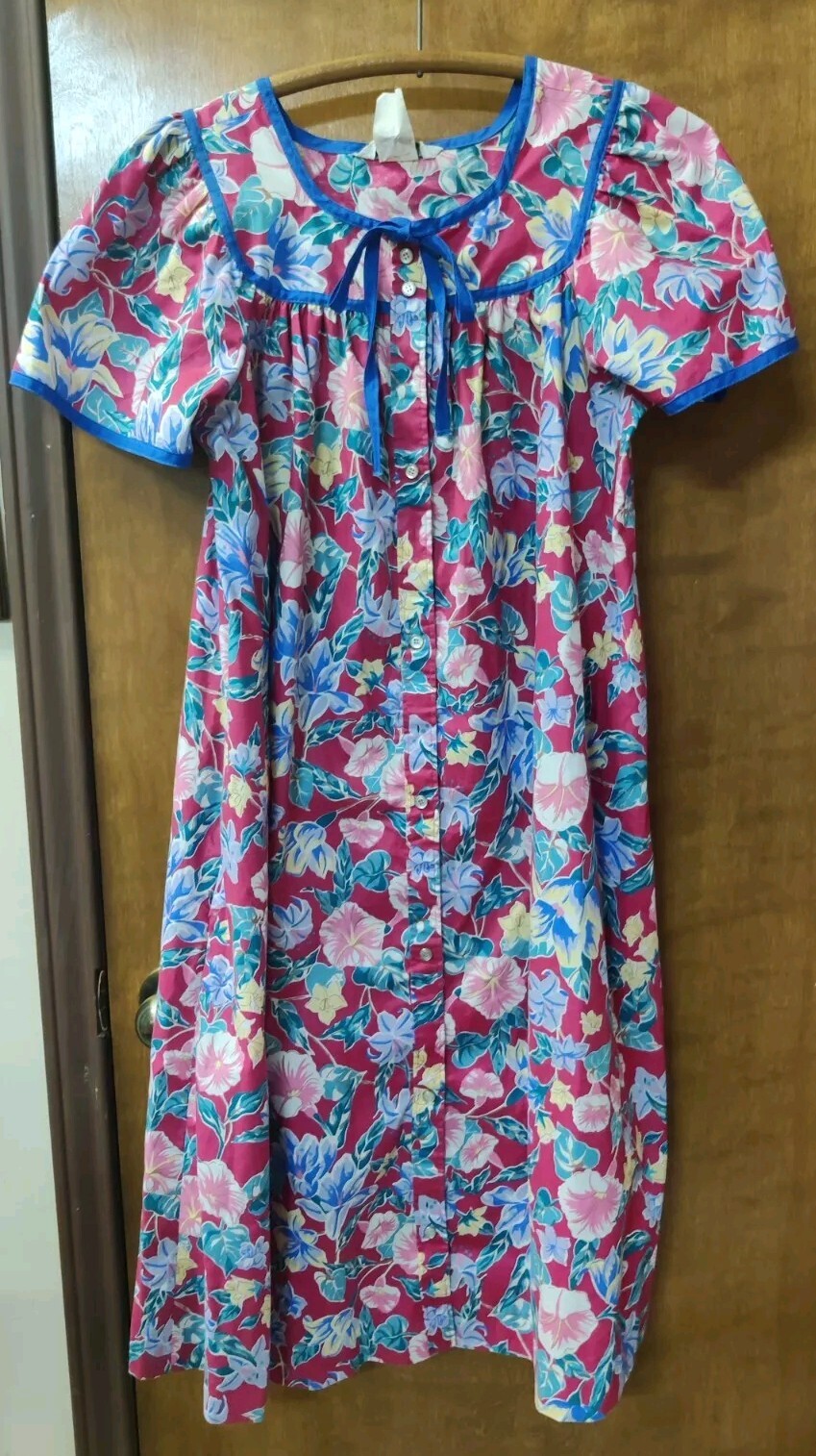 Vtg. Models Coat House Robe Coat Dress Size 10 Floral Red Blue Snap Button USA