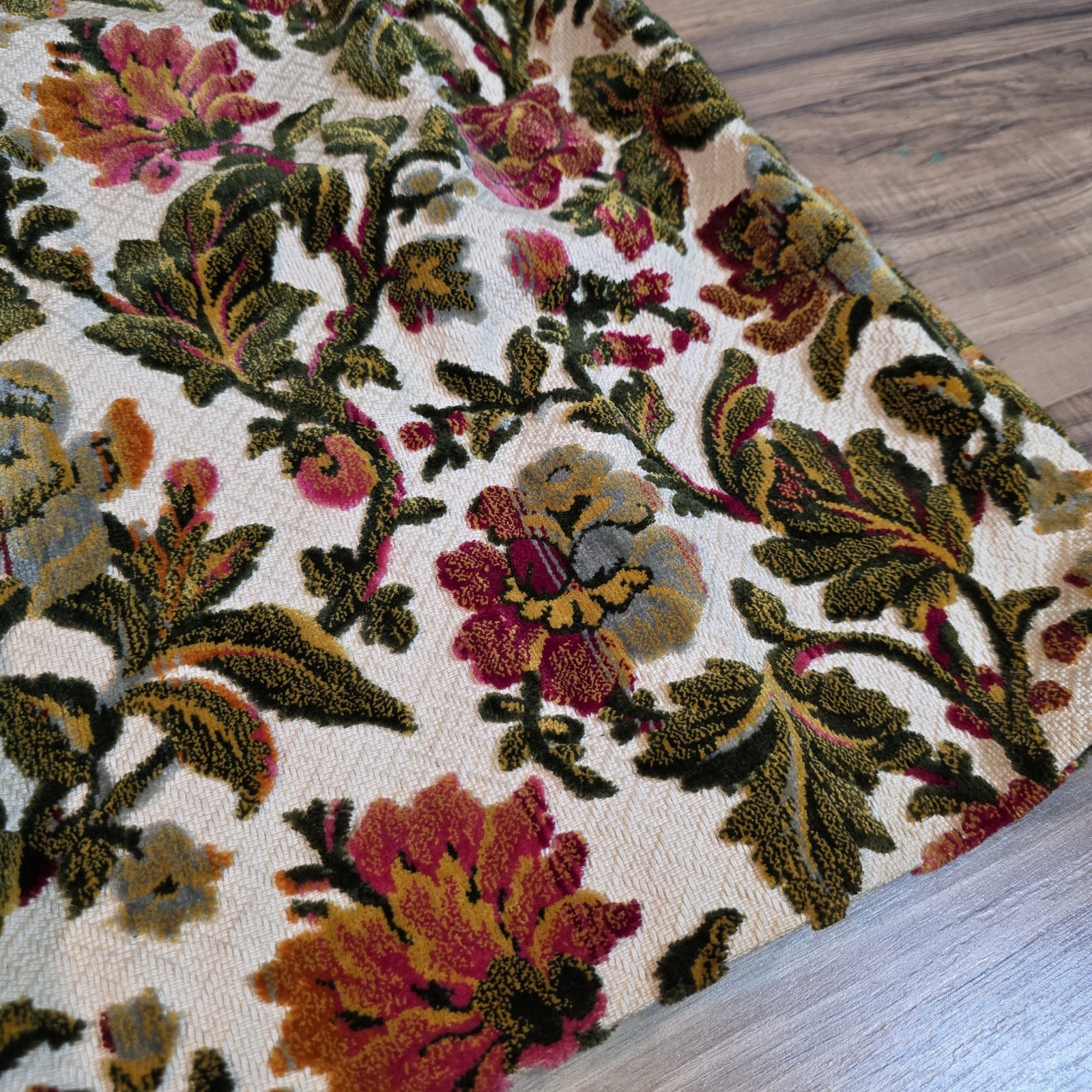 True Vintage Jonathan Logan Velvet Floral Tapestry Dress 1960’s RARE Small ILGWU