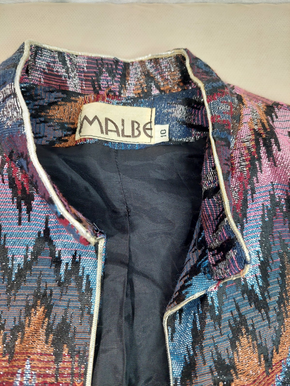 Vintage 80s Metallic Brocade Jacket Womens XS S Cropped Puff Sleeve Ikat Zig Zag