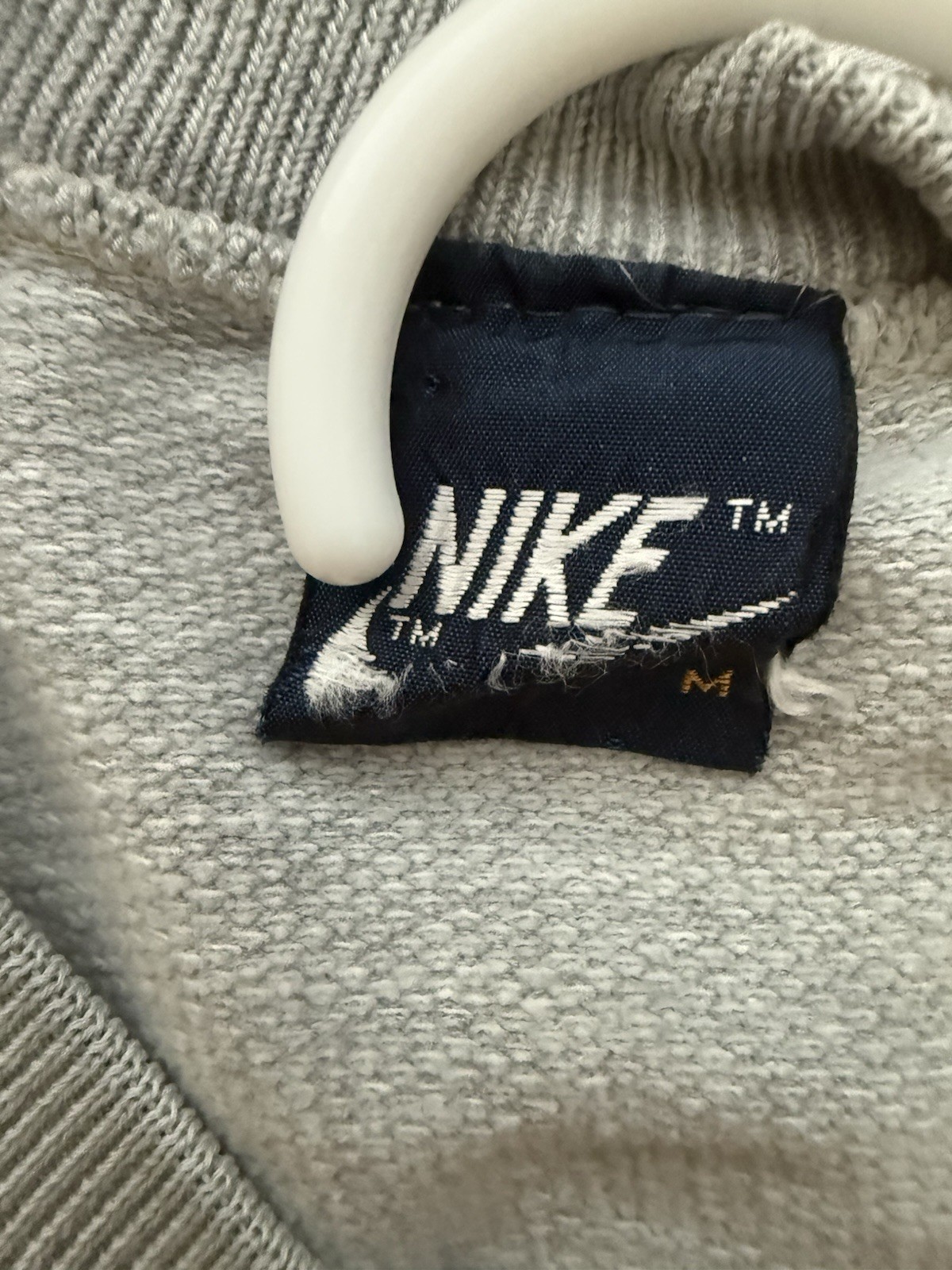 Nike Vintage 80’s Blue Tag w/ Embroidered Logo Pullover Grey Sweatshirt-Wm/Sz M