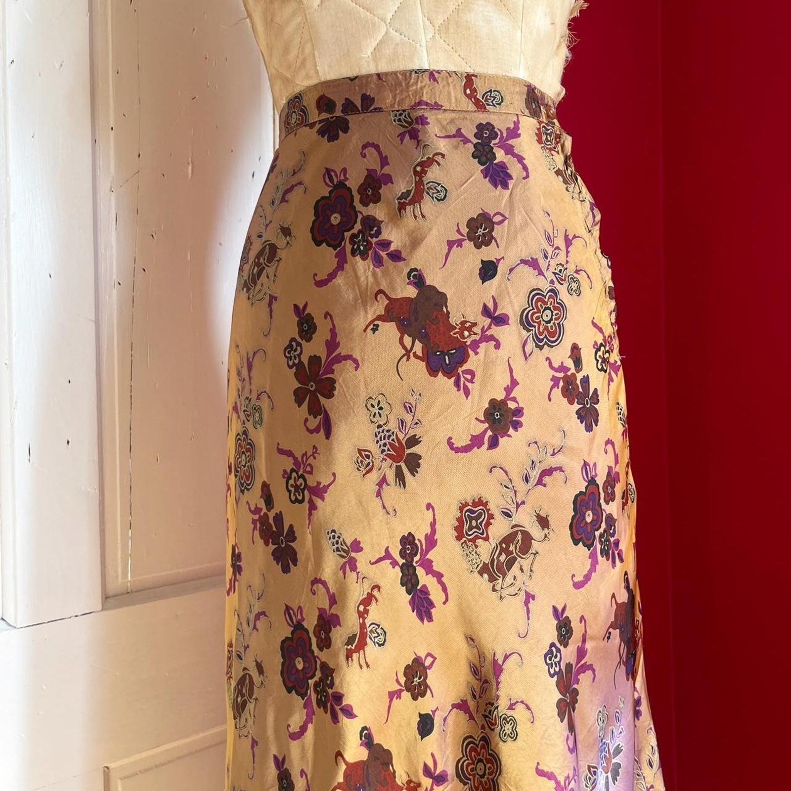 Vintage 1990s Boho Gold Satin Purple Sheen Bull & Wildcat Print Slip Skirt XS
