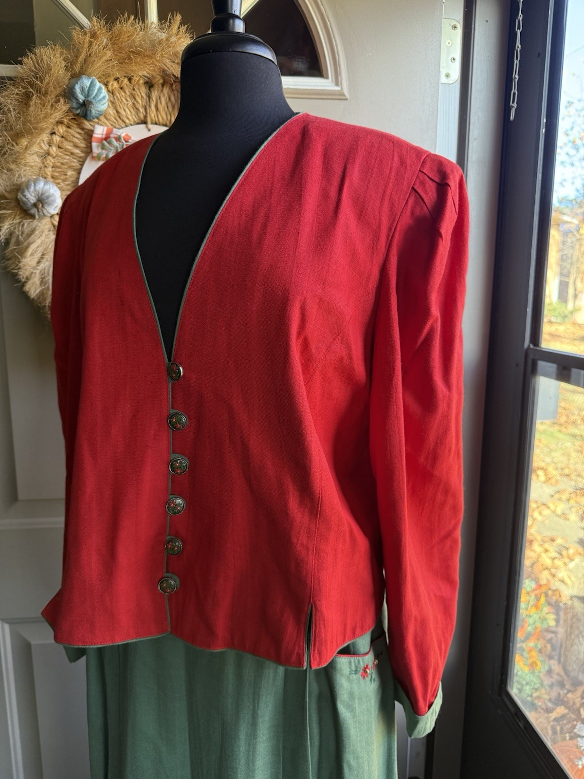 Vintage Meico Landhaus holiday poinsettias skirt jacket set, size EU 46