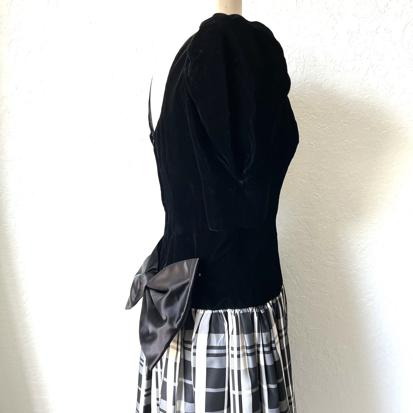 VTG 80’s ACT 1 New York Black Velvet & Taffeta Dress Satin Back Bow Sz 9-10 USA