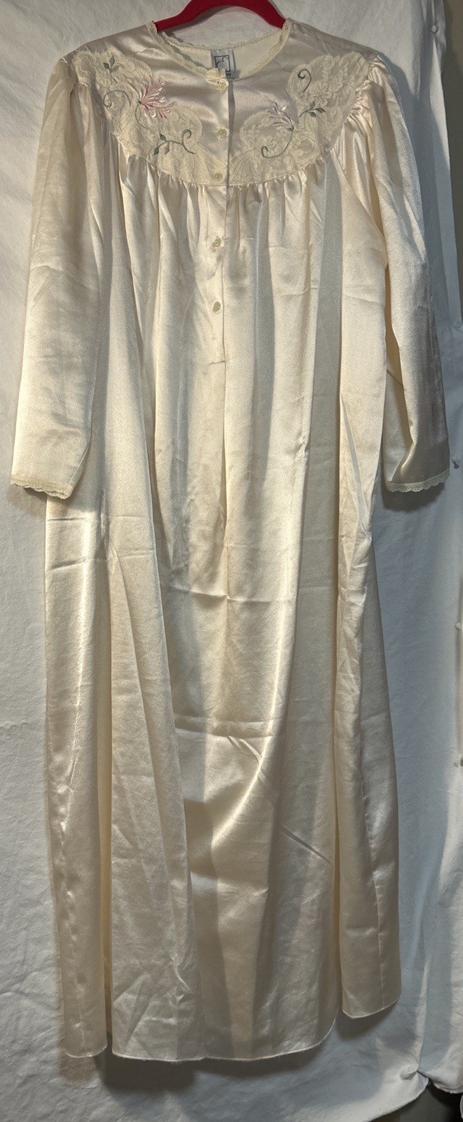 Grandmacore Vintage Eve Stillman Cream Nightgown Satin Lace Embroidered Flowers
